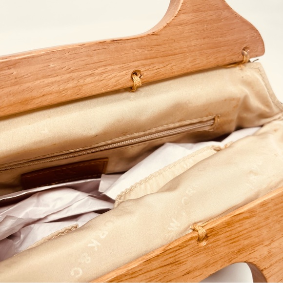 Vintage Straw Bag | Boho Western Woven Clutch | Sculpted Wooden Handles - Picture 10 of 11